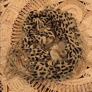 3 for $15 💥 Scarf fringe animal print